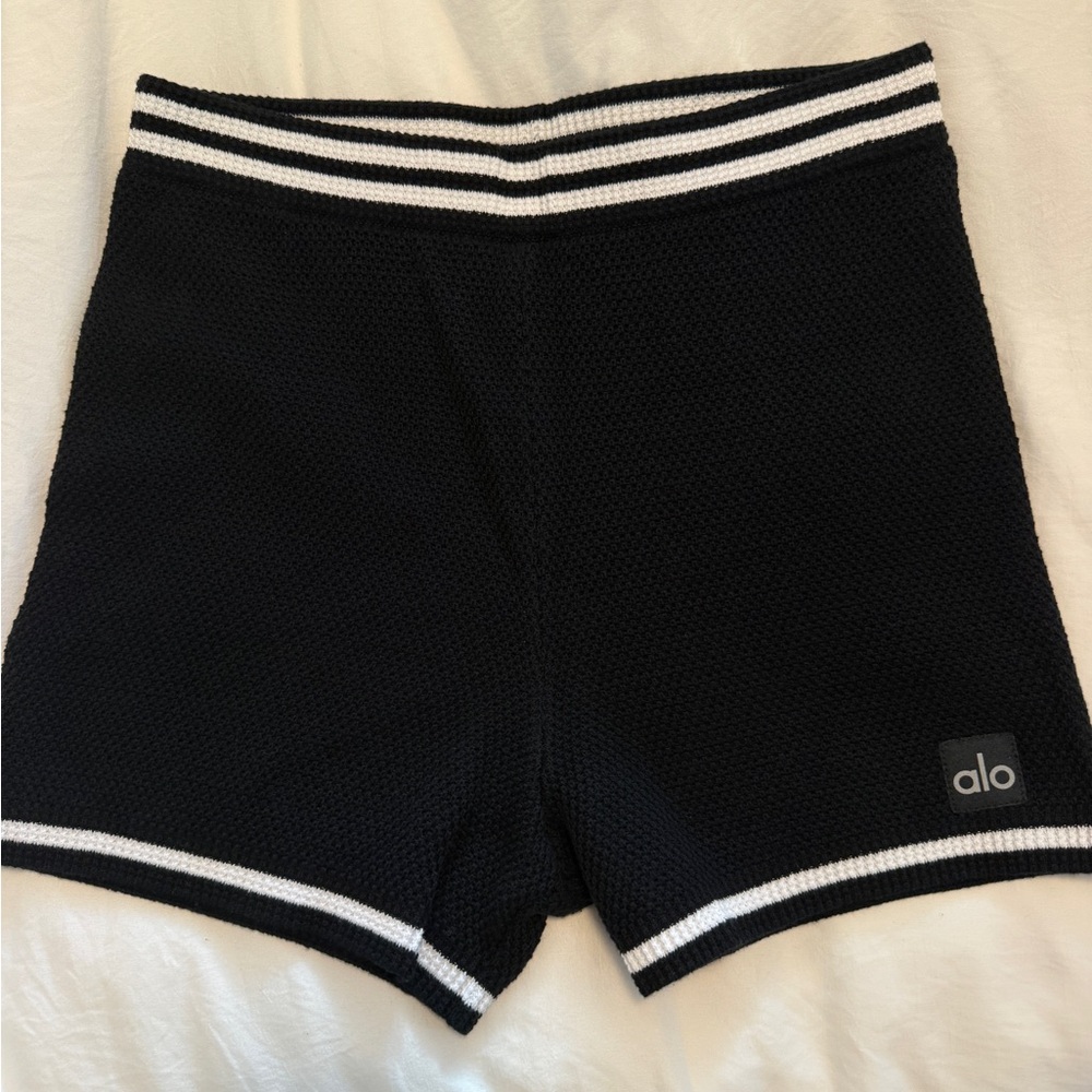 ALO Yoga Women's Black Athletic Shorts